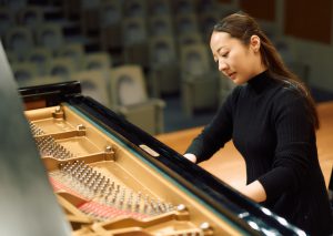 東京のピアノ教室｜東京ルクスピアノ教室 講師ブログ｜松本悠里講師の練習風景｜プロフィール画像